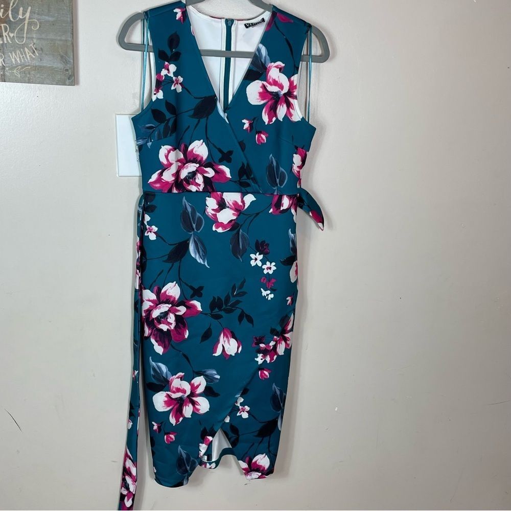 VENUS DRESS - Picture 2 of 8